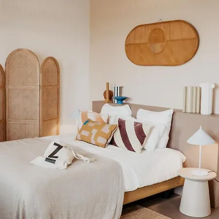 Strandhotel Zoomers 호텔 카스트리컴