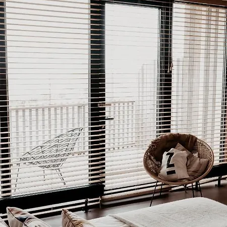 Strandhotel Zoomers * 카스트리컴