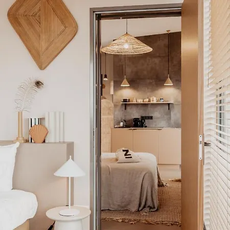 Strandhotel Zoomers * קסטריקום