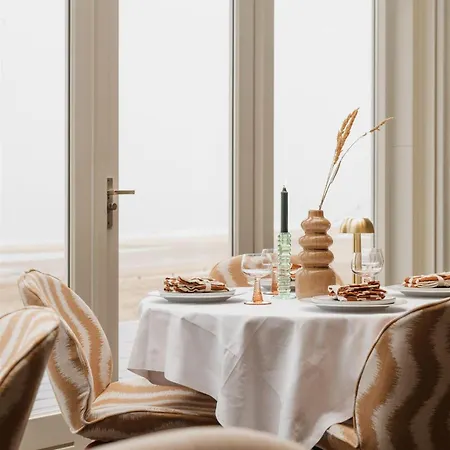 מלון Strandhotel Zoomers *