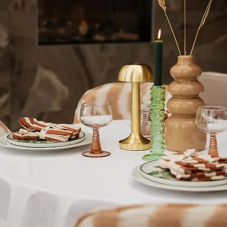 Strandhotel Zoomers * 카스트리컴