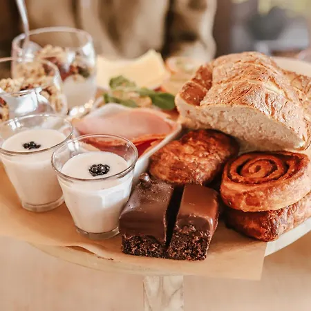 Strandhotel Zoomers 호텔