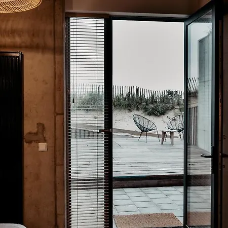 Strandhotel Zoomers Отель *