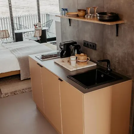 Strandhotel Zoomers Отель Кастрикюм